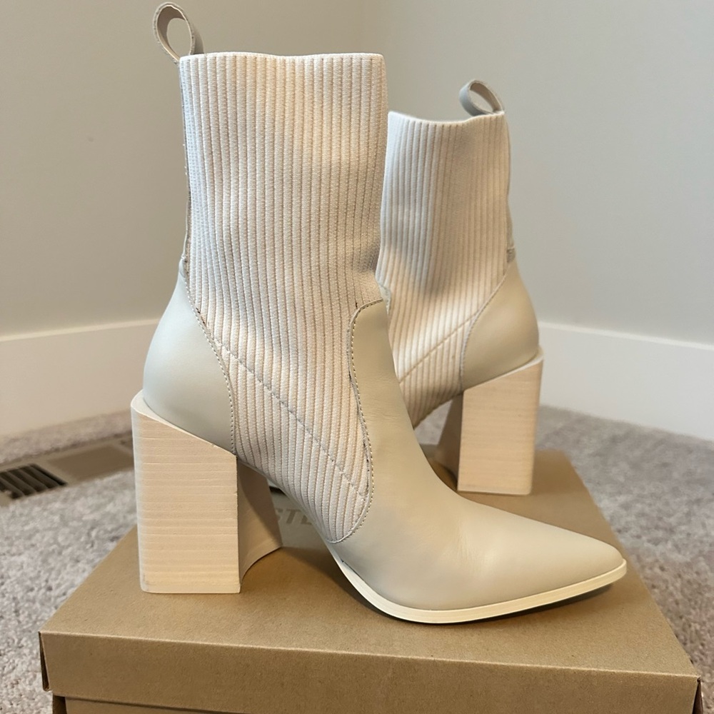Steve Madden Bone Boot size 9